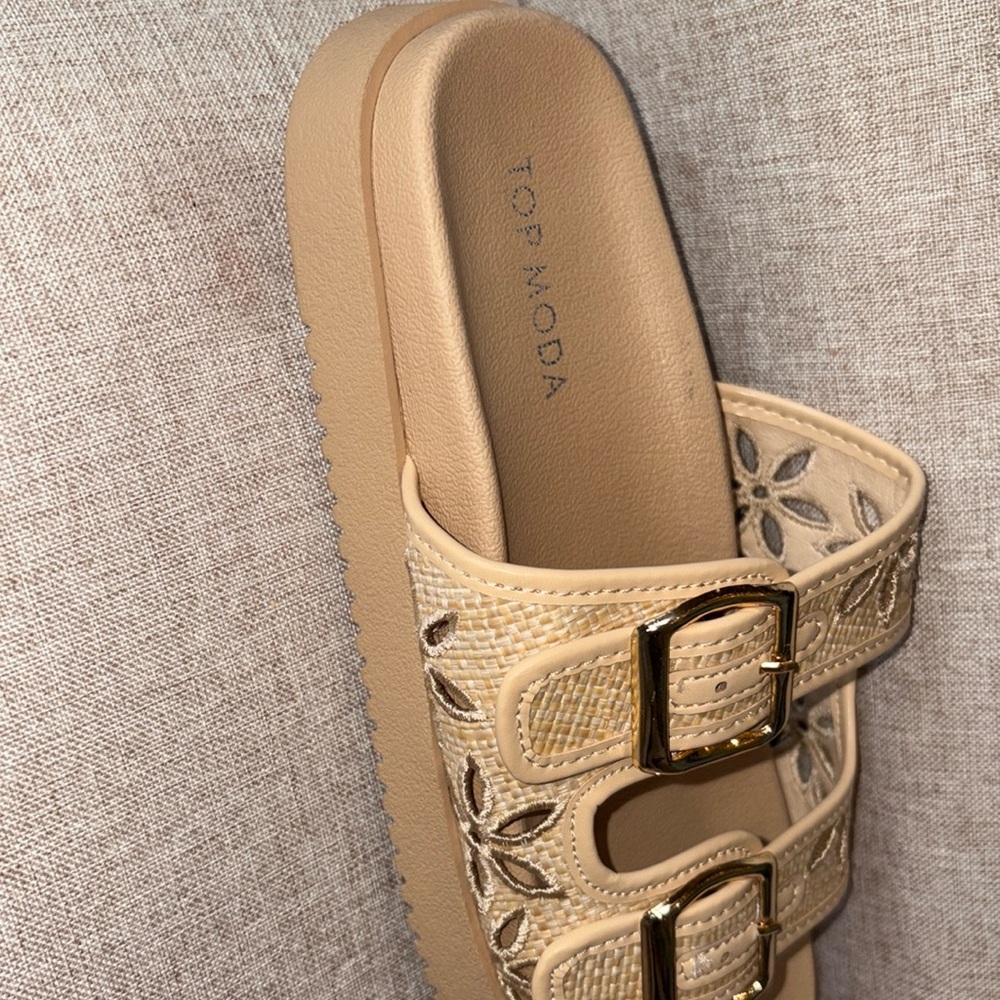 Beige Sandals with Buckle Straps - Picture 2 of 6